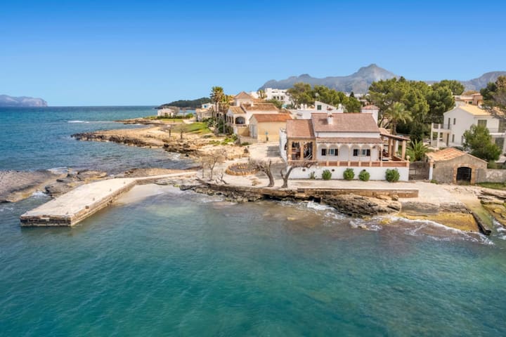 Beachfront Villa Es Clot by Sealand Villas gallery image 2