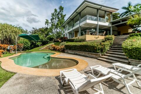 5BR Oceanview Dog Friendly | Private Pool