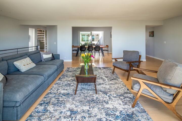 Beach Resort Home w/Ocean Views + Jacuzzi & Sauna! gallery image 3