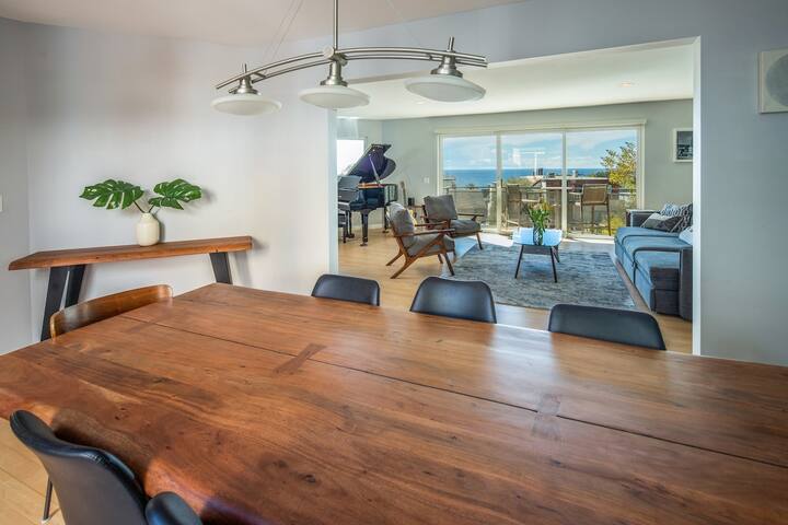 Beach Resort Home w/Ocean Views + Jacuzzi & Sauna! gallery image 4