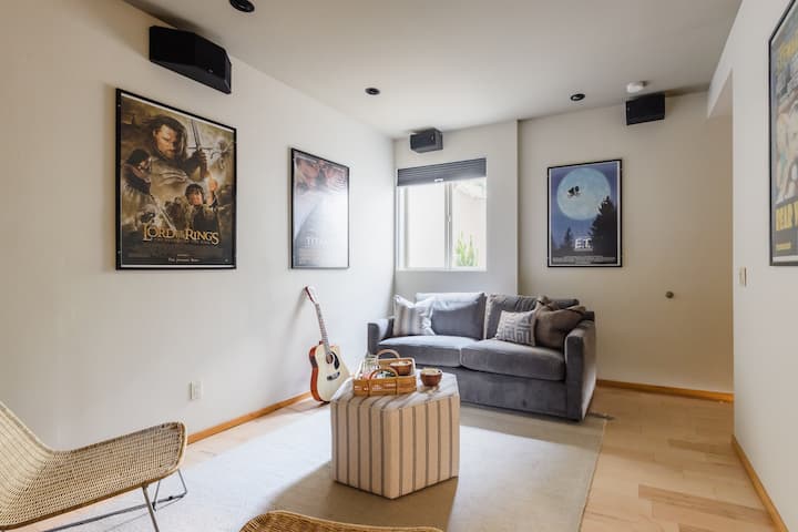 ห้องนอน 4 มีโซฟาปรับนอนขนาดควีนไซส์