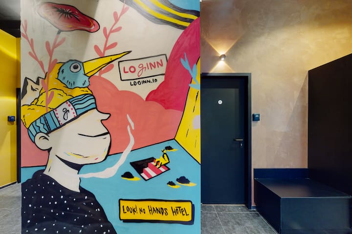 Loginn - ColorBox Tel Aviv managed Airbnb listing 1