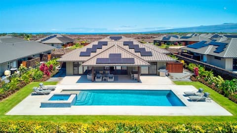 Gorgeous Private Home with Pool and Spa in Waikolo
