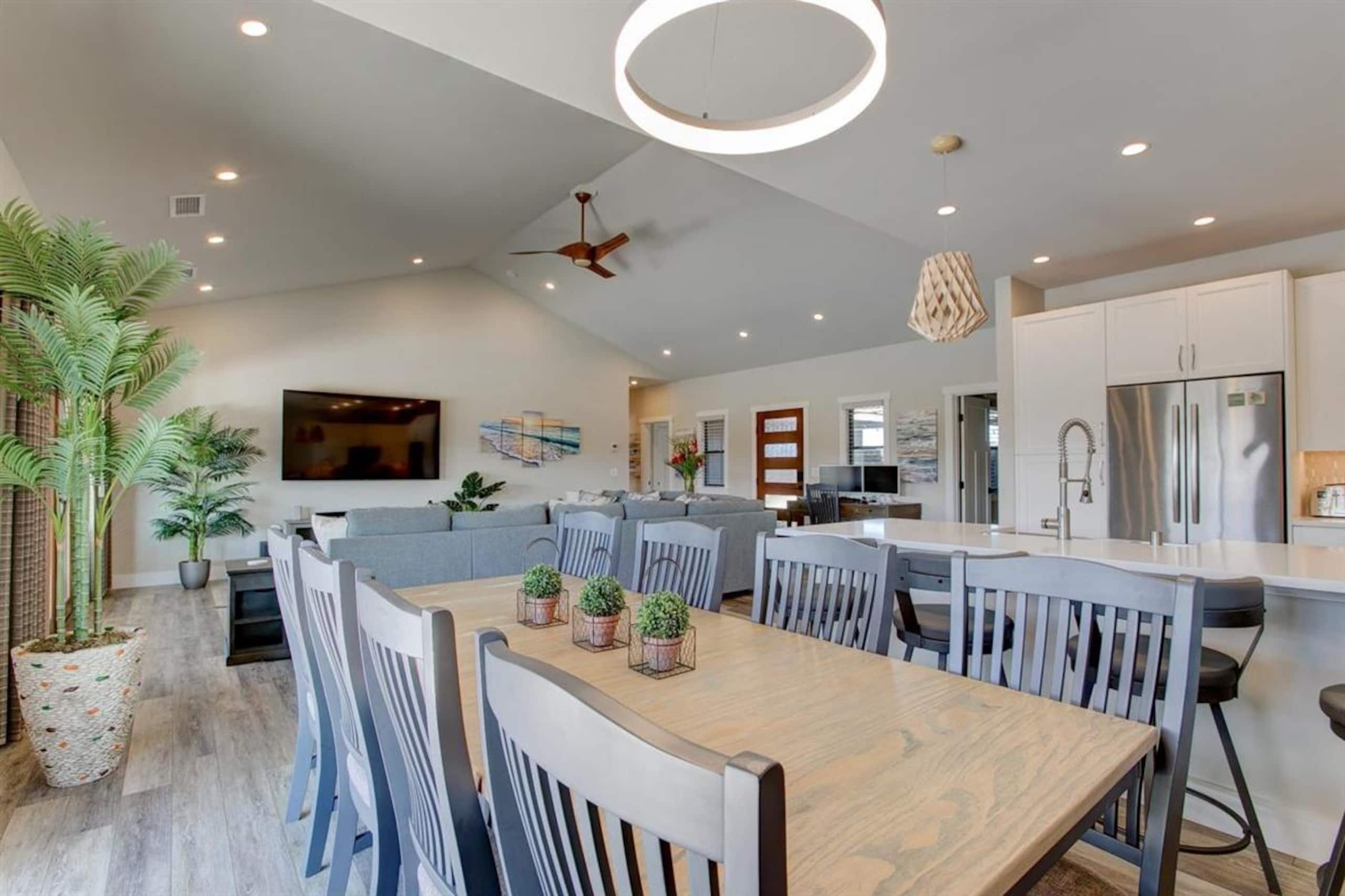 Luxury Home w/Pool + Spa, Sleeps 10, Waikoloa Re - Photo 38