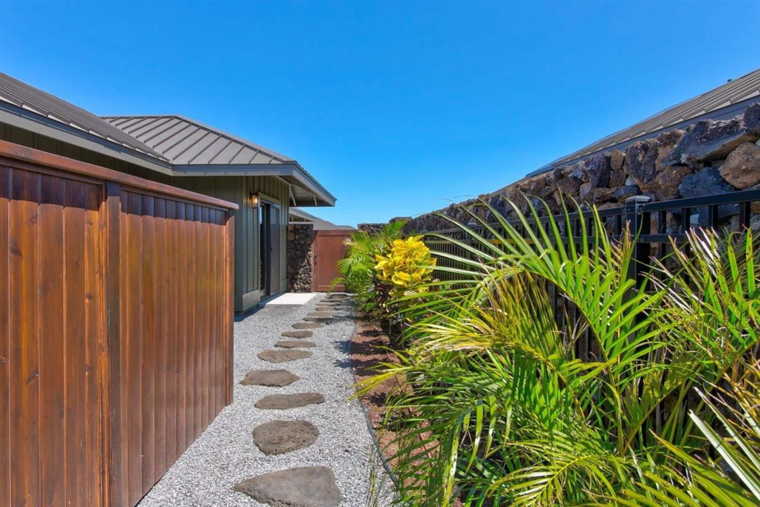 Luxury Home w/Pool + Spa, Sleeps 10, Waikoloa Re - Photo 10