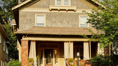 Charles on 11th - Beautifully Restored Historic So