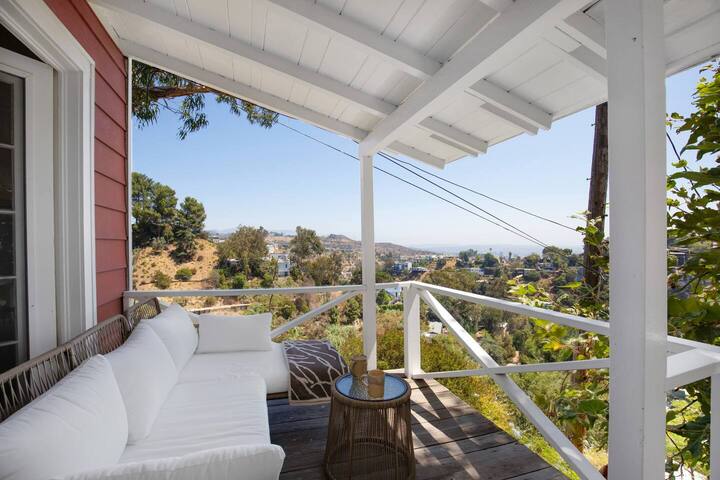 Hollywood Hills Home w Views in Laurel Canyon gallery image 2