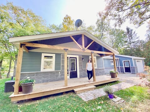 The Riverside Retreat | Beach, Kayaks, Fire Pit