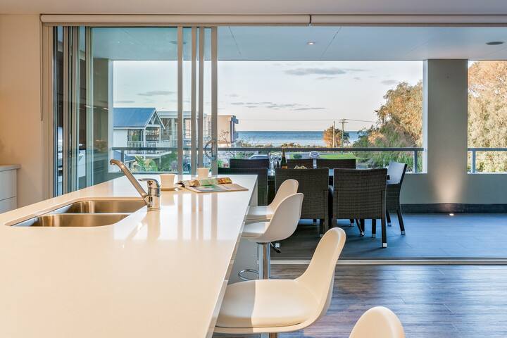 Shore House: Expansive Stunner by the Beach gallery image 5