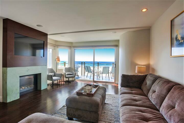 Ocean Watch | 3BR Oceanfront Home + Scenic Balcony gallery image 2