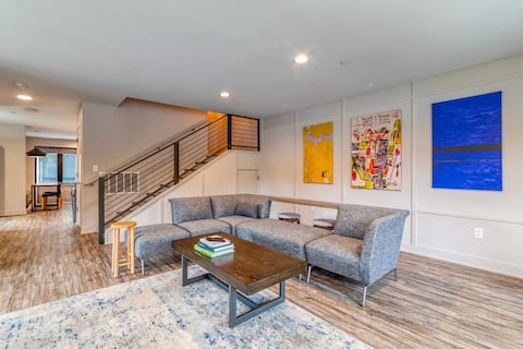Spacious & Spotless Home in A2! Walk to Big House