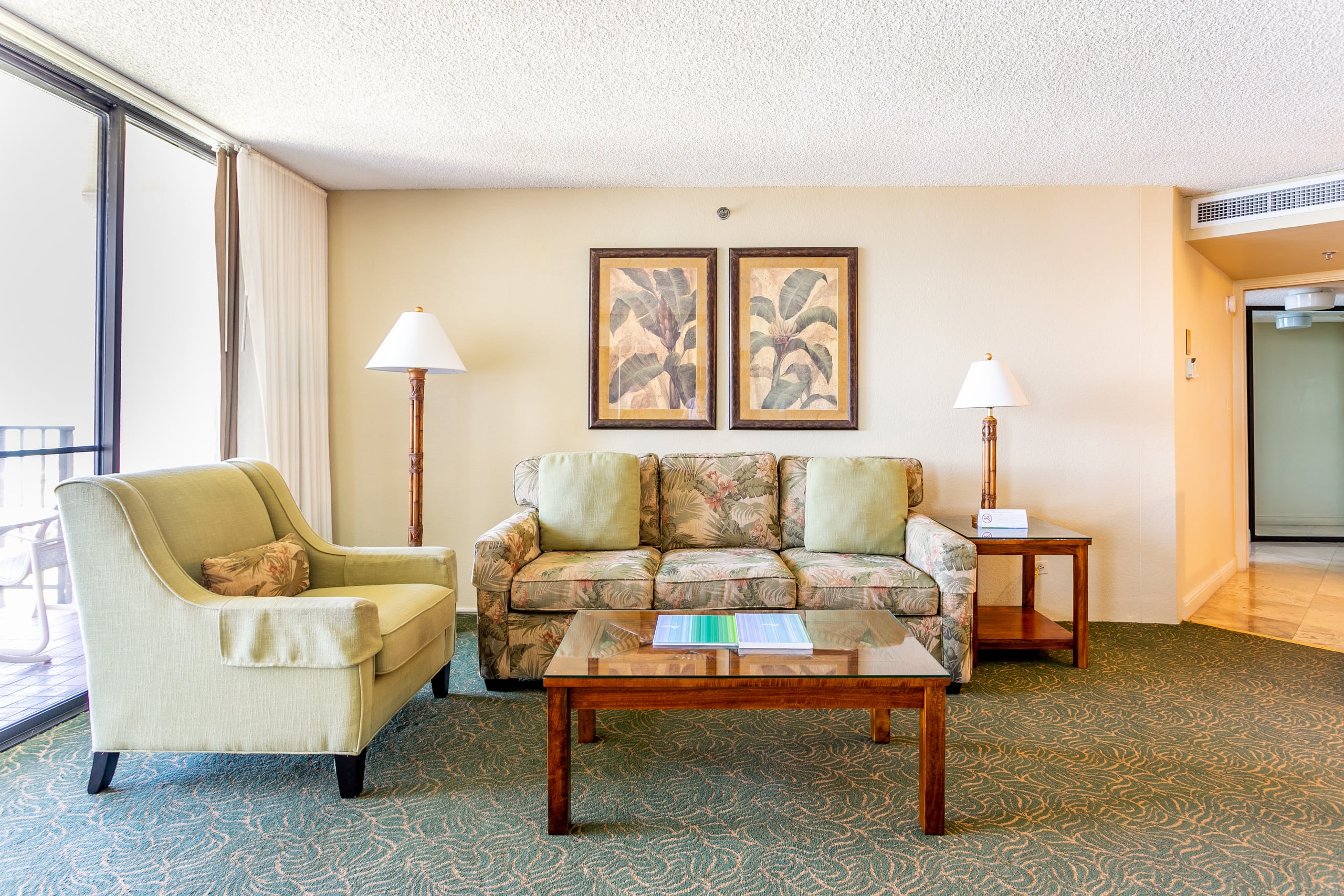 Condo in Lahaina · ★4.67 · 1 bedroom · 2 beds · 1 shared bath - Image 6