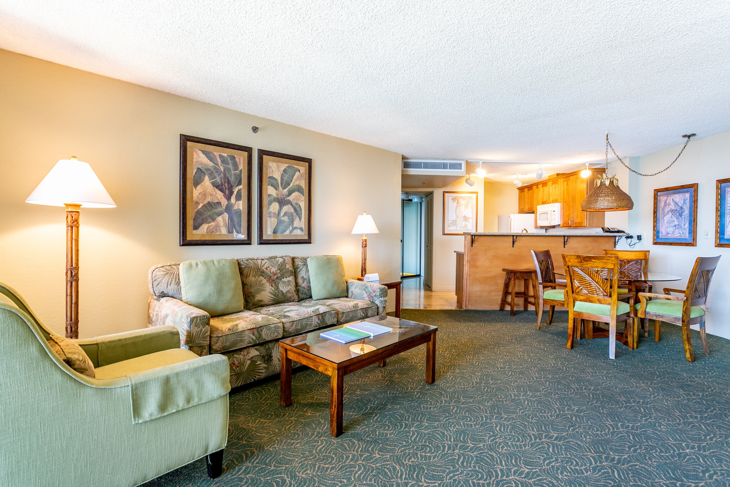 Condo in Lahaina · ★4.67 · 1 bedroom · 2 beds · 1 shared bath - Image 7