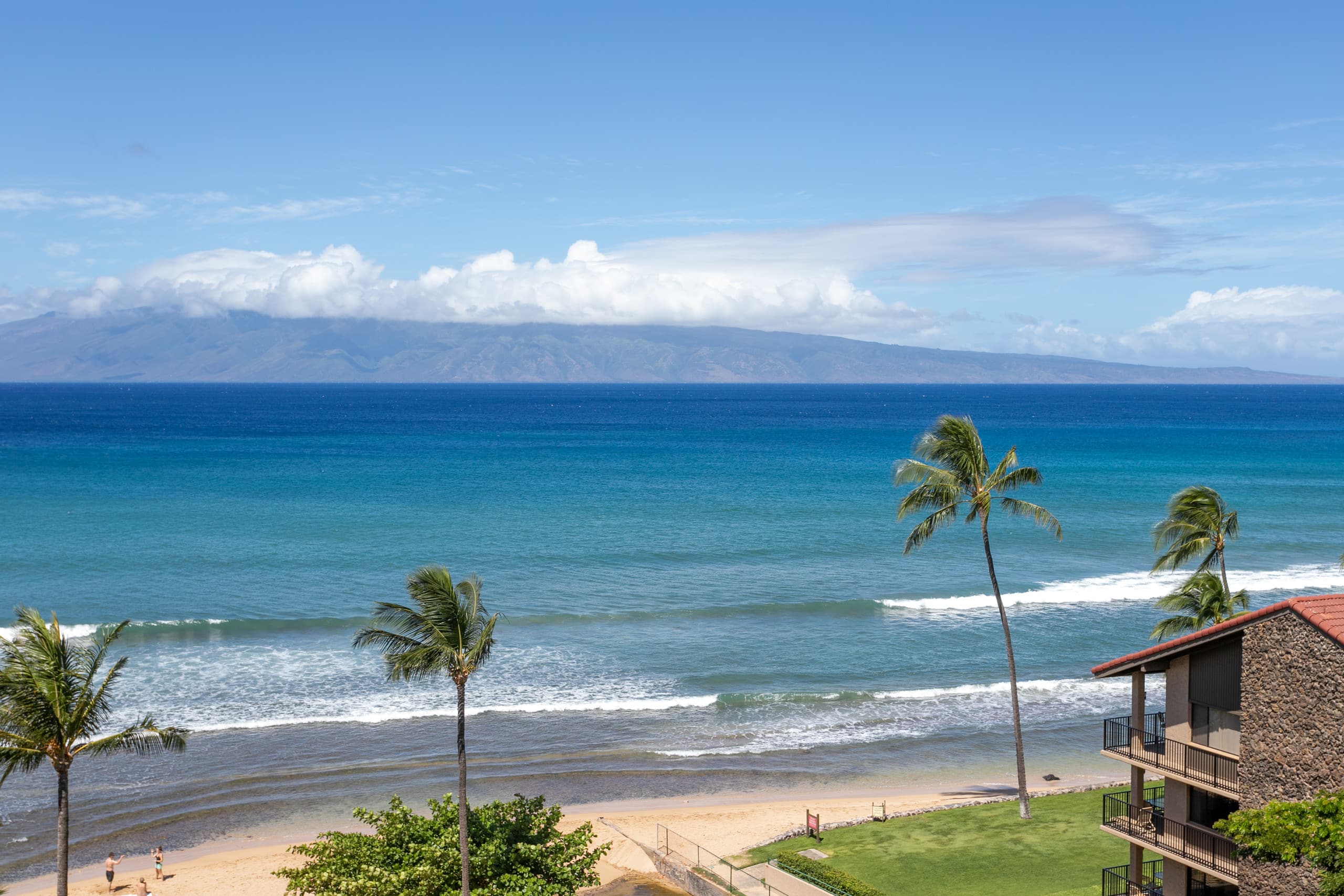 Condo in Lahaina · ★4.67 · 1 bedroom · 2 beds · 1 shared bath - Image 3