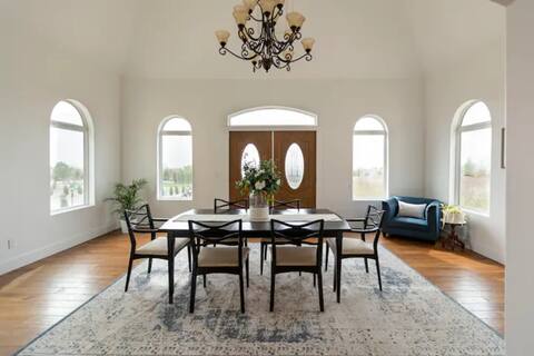 Château Style Apartment at Wadley Farms!