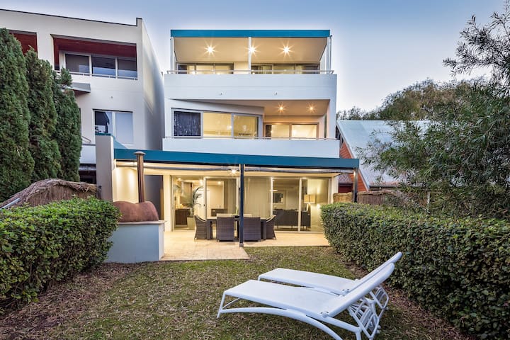 Azure—Beachside Resort Escape for Groups