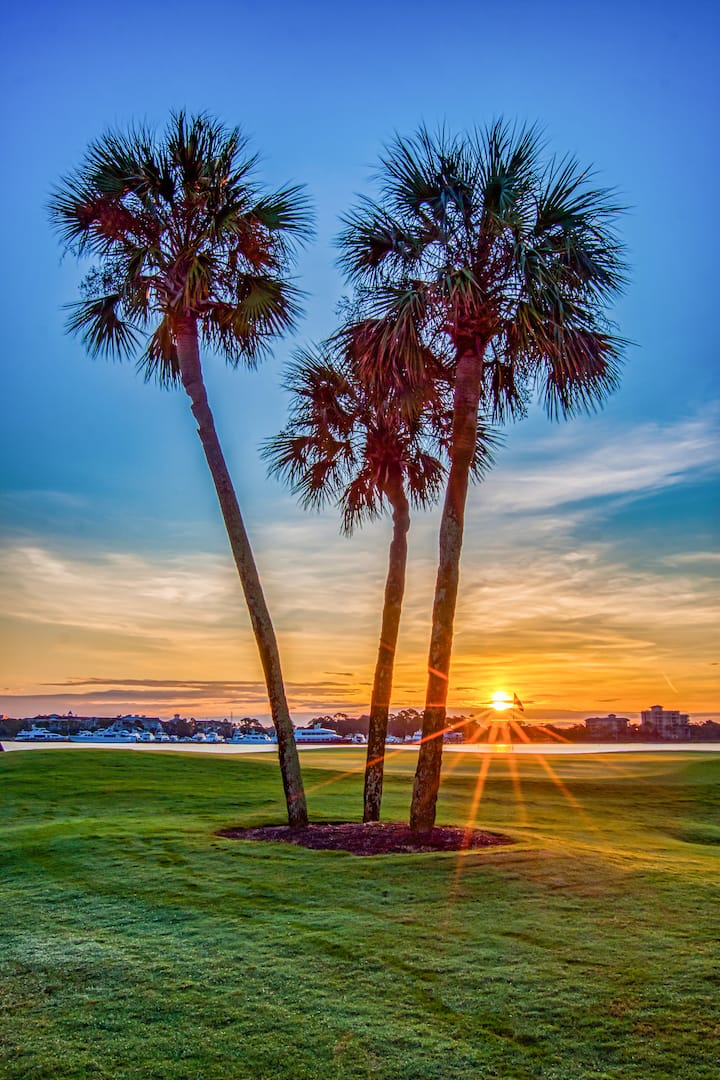 Resort Golf Sunset