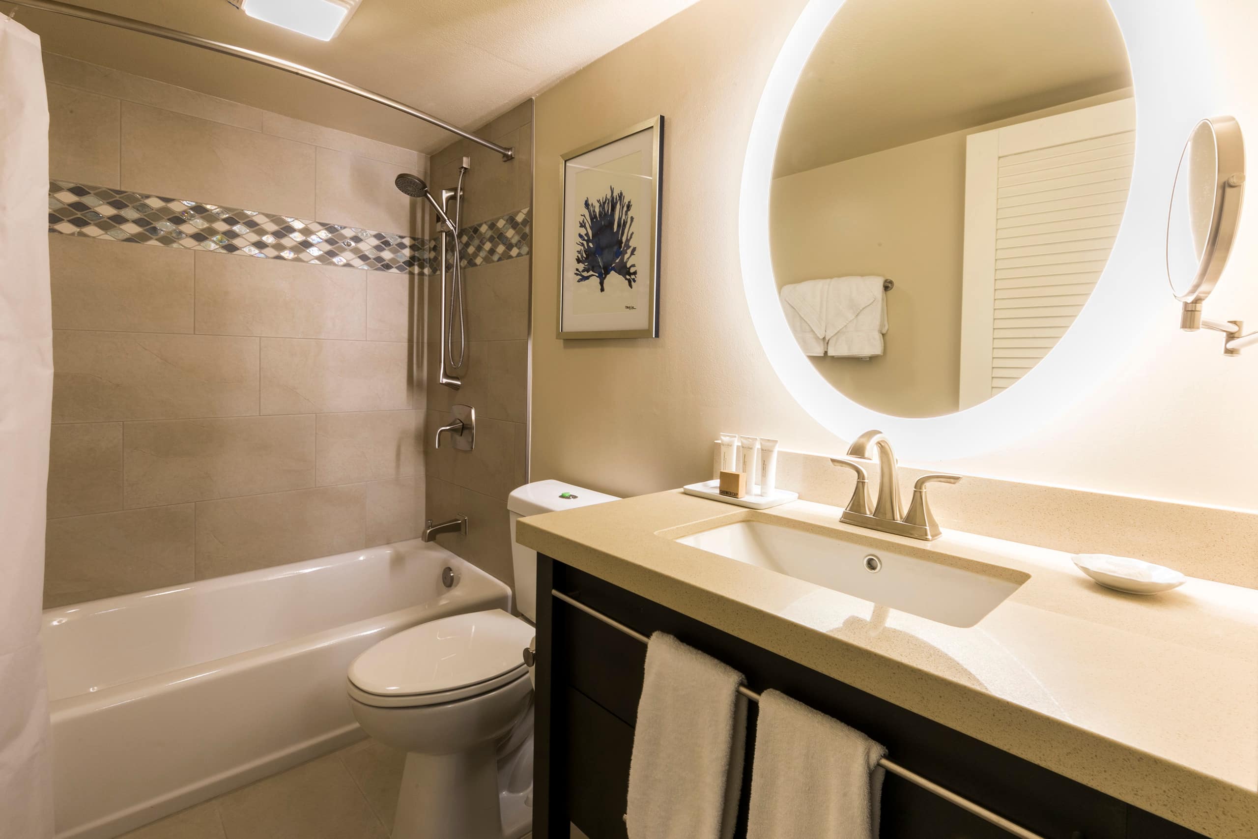Condo in Honolulu · ★5.0 · 2 bedrooms · 4 beds · 2 shared baths - Image 9