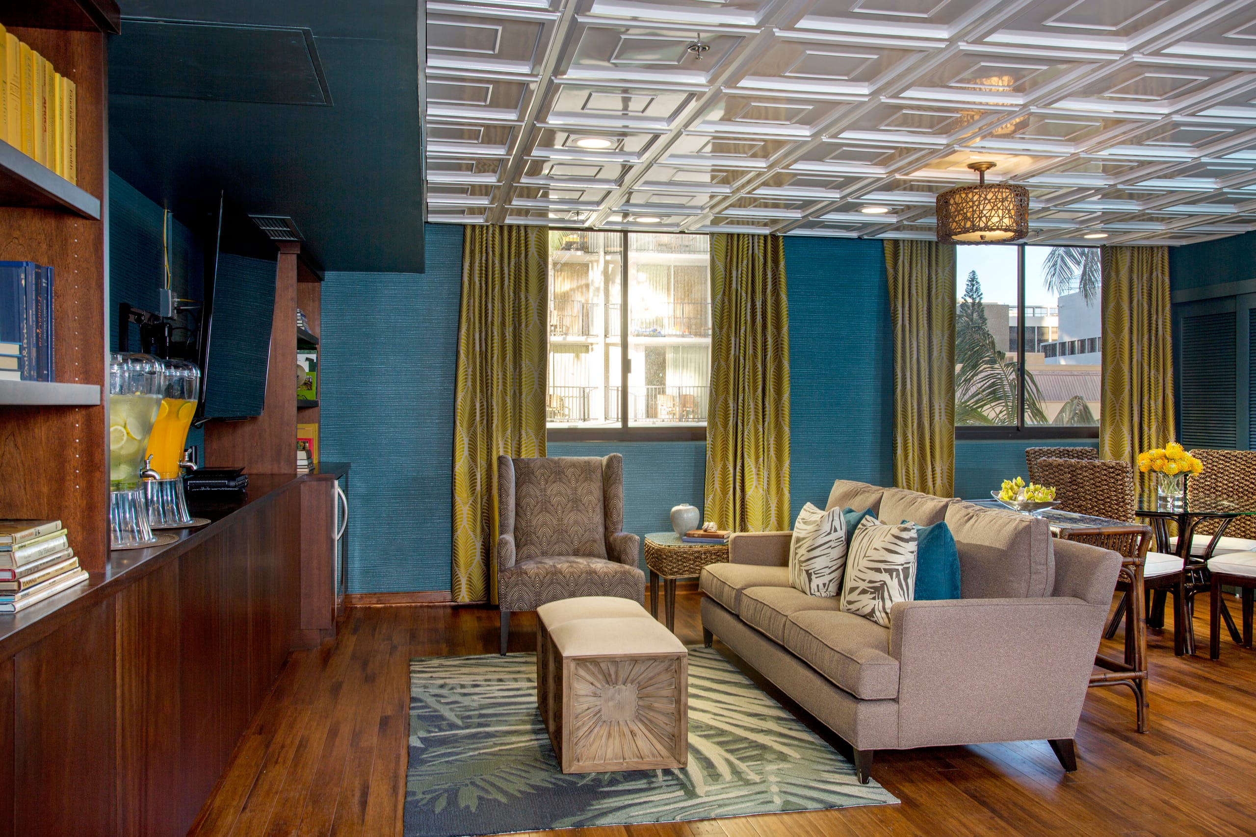 Condo in Honolulu · ★5.0 · 2 bedrooms · 4 beds · 2 shared baths - Image 37
