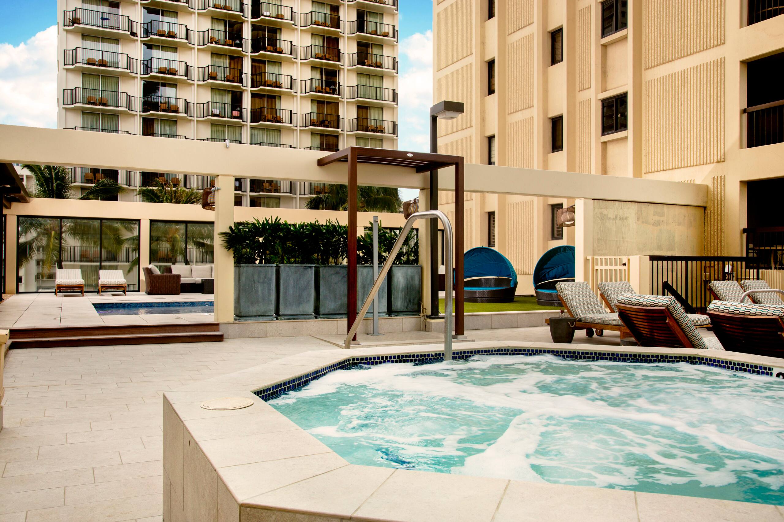 Condo in Honolulu · ★5.0 · 2 bedrooms · 4 beds · 2 shared baths - Image 16