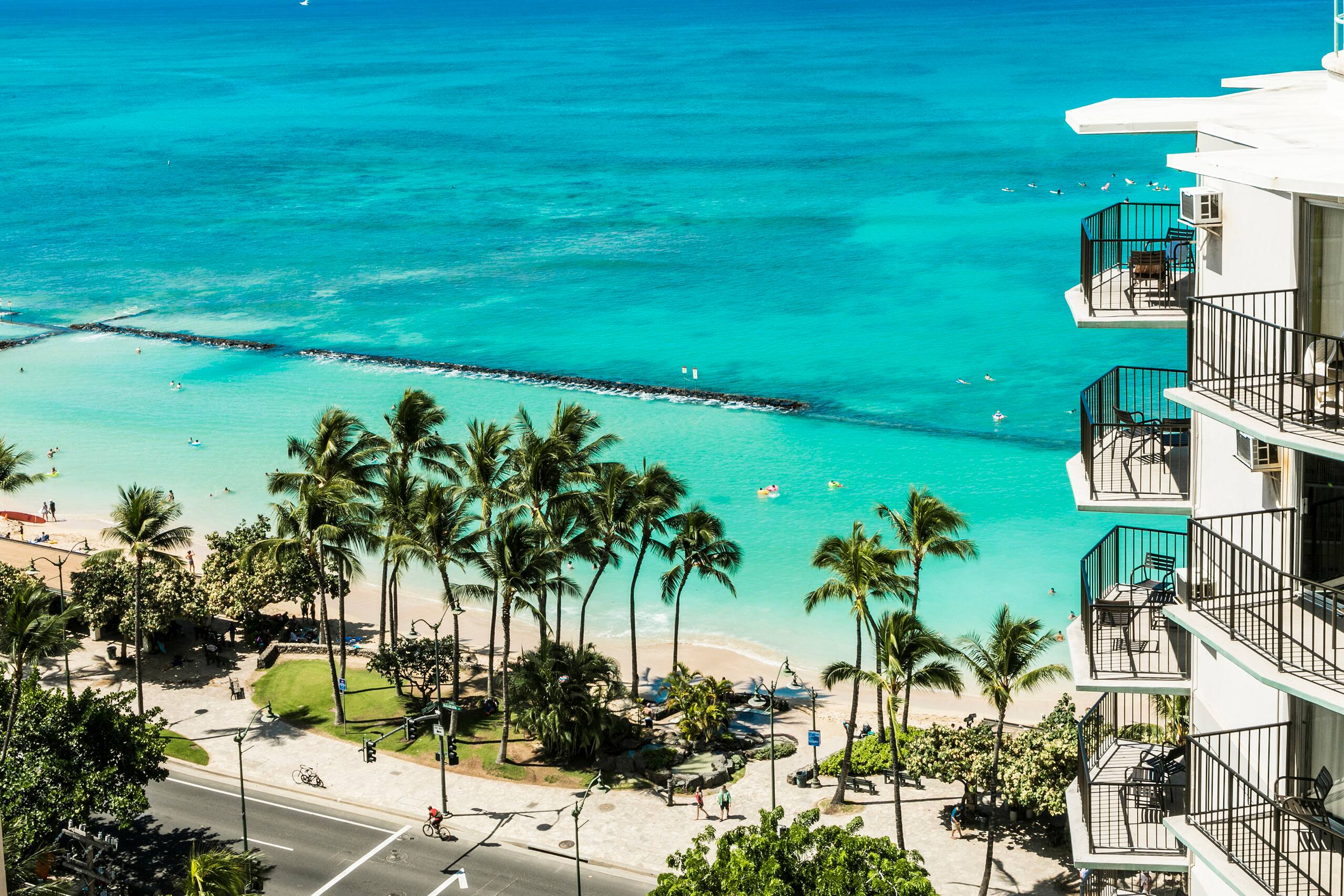 Condo in Honolulu · ★4.92 · 2 bedrooms · 4 beds · 2 shared baths - Image 42