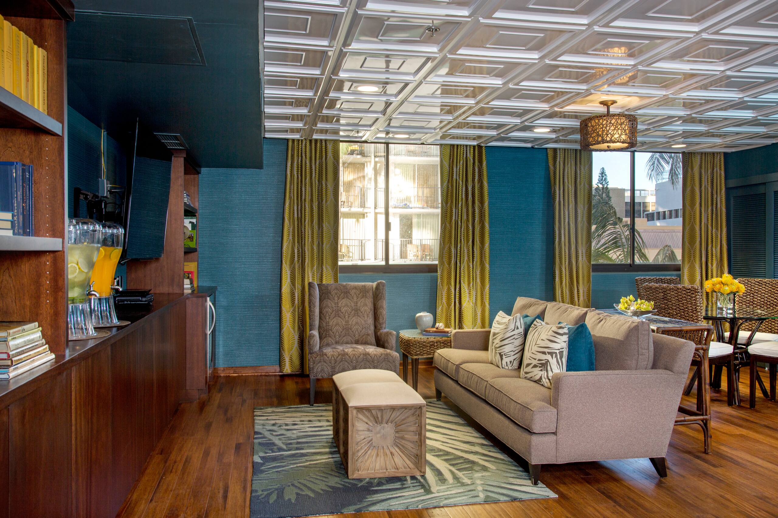 Condo in Honolulu · ★4.92 · 2 bedrooms · 4 beds · 2 shared baths - Image 40