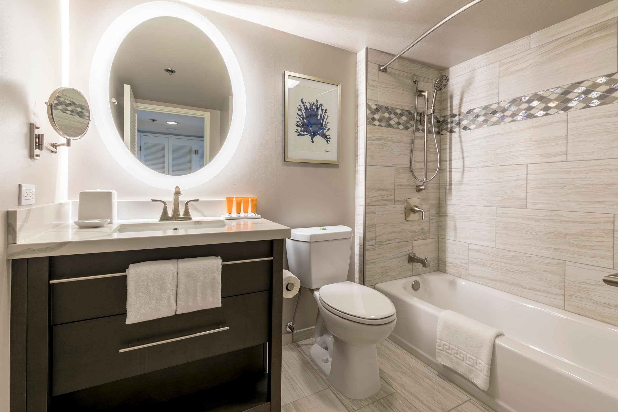 Condo in Honolulu · ★5.0 · 2 bedrooms · 4 beds · 2 shared baths - Image 14