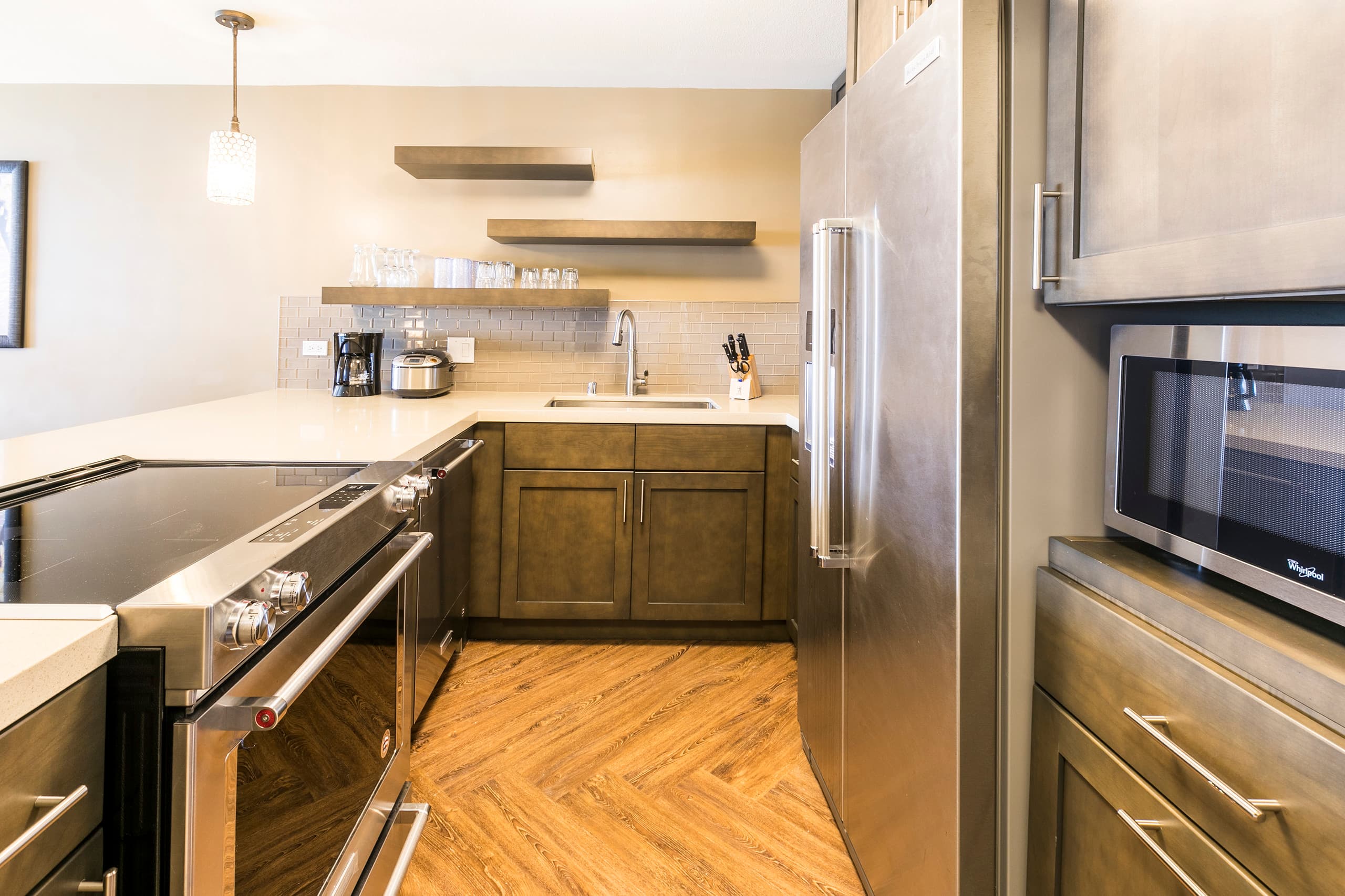Condo in Honolulu · ★5.0 · 2 bedrooms · 4 beds · 2 shared baths - Image 8