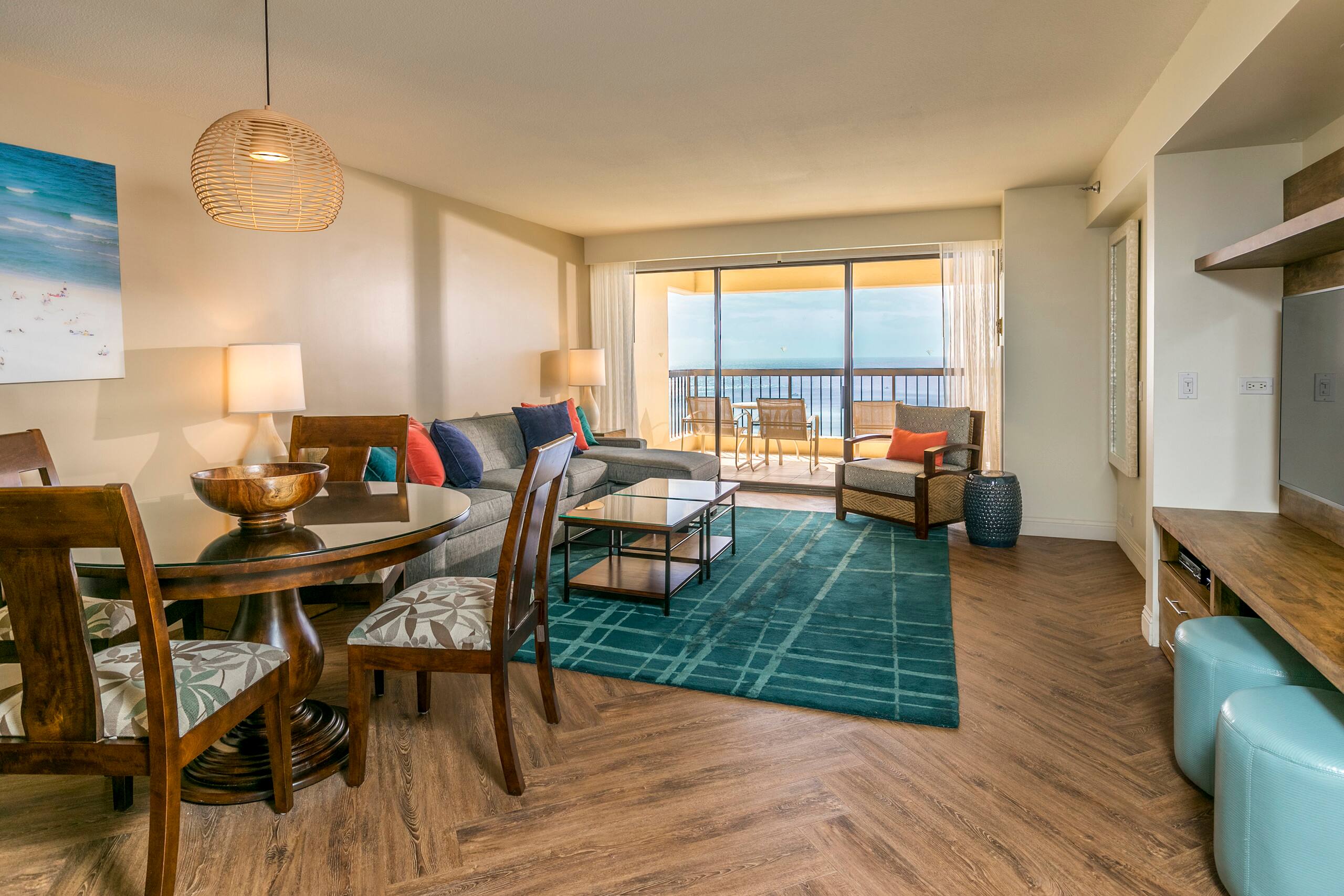 Condo in Honolulu · ★5.0 · 2 bedrooms · 4 beds · 2 shared baths - Image 7