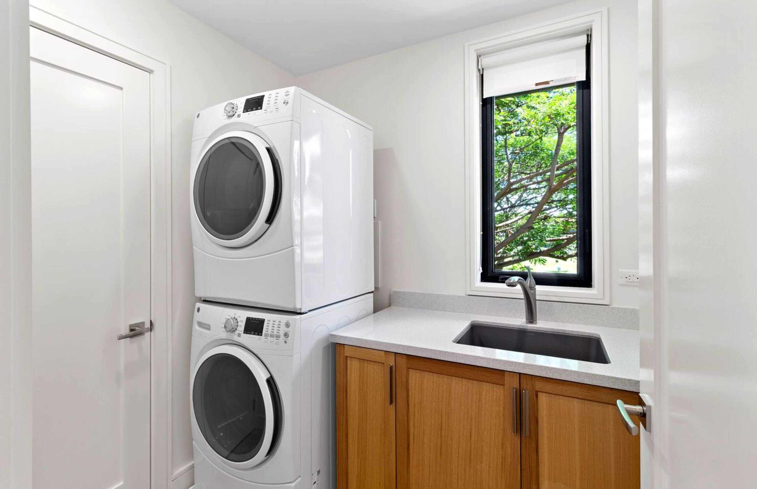 Condo in Lahaina · ★4.43 · 3 bedrooms · 4 beds · 3 baths - Image 16