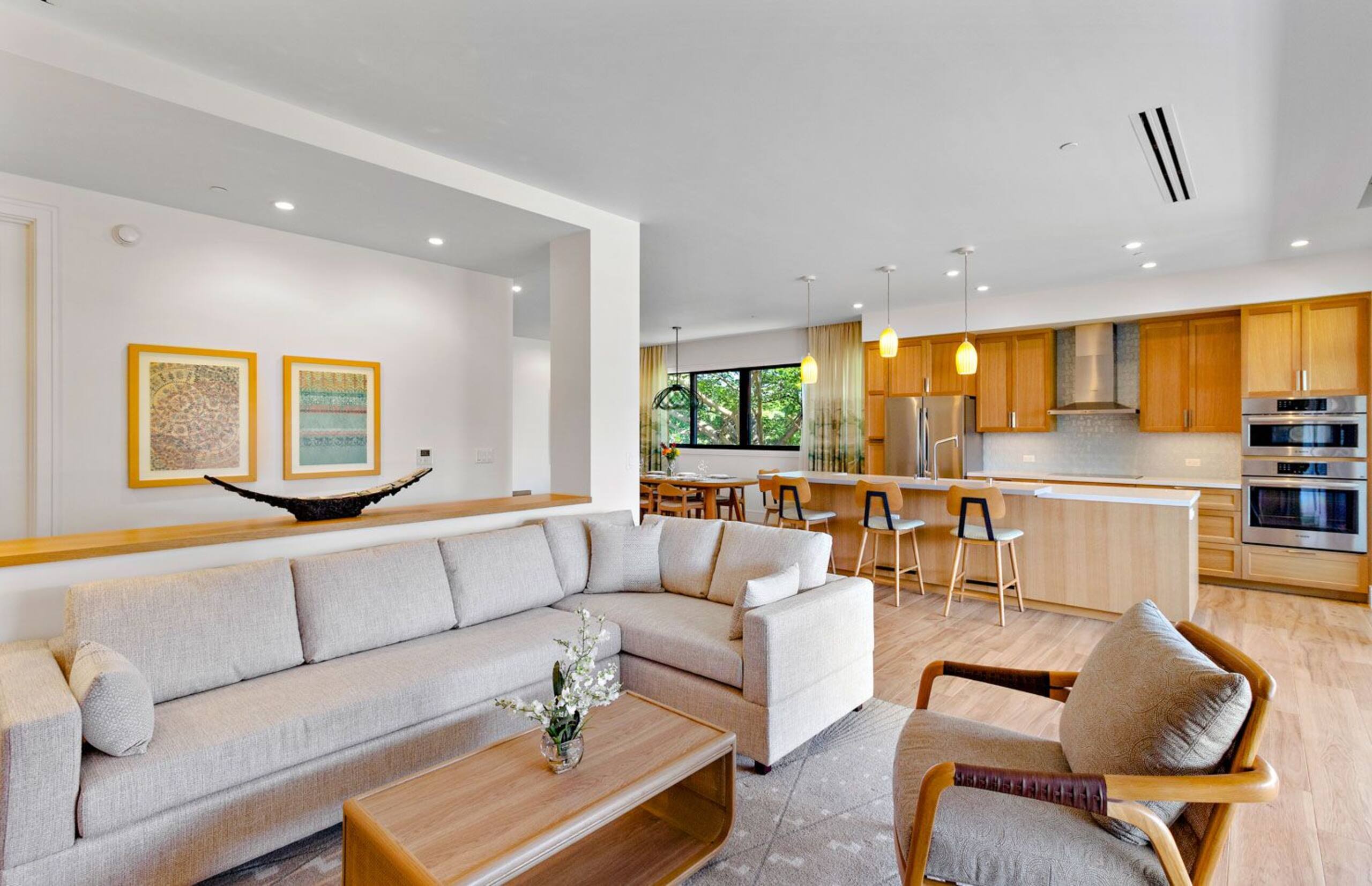 Condo in Lahaina · ★4.43 · 3 bedrooms · 4 beds · 3 baths - Image 12