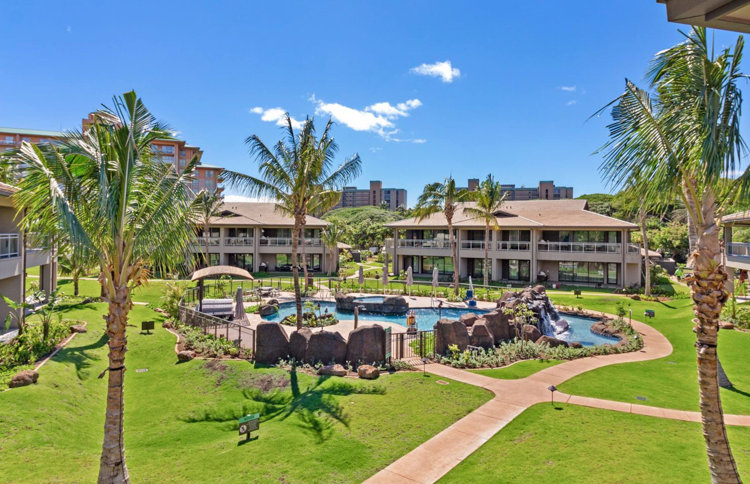 Condo in Lahaina · ★4.43 · 3 bedrooms · 4 beds · 3 baths - Image 15