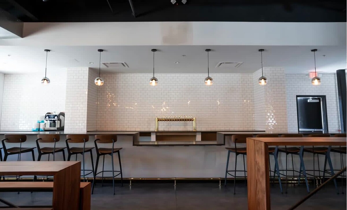 Moonshine Cottage | Free Bikes | East Austin Stay