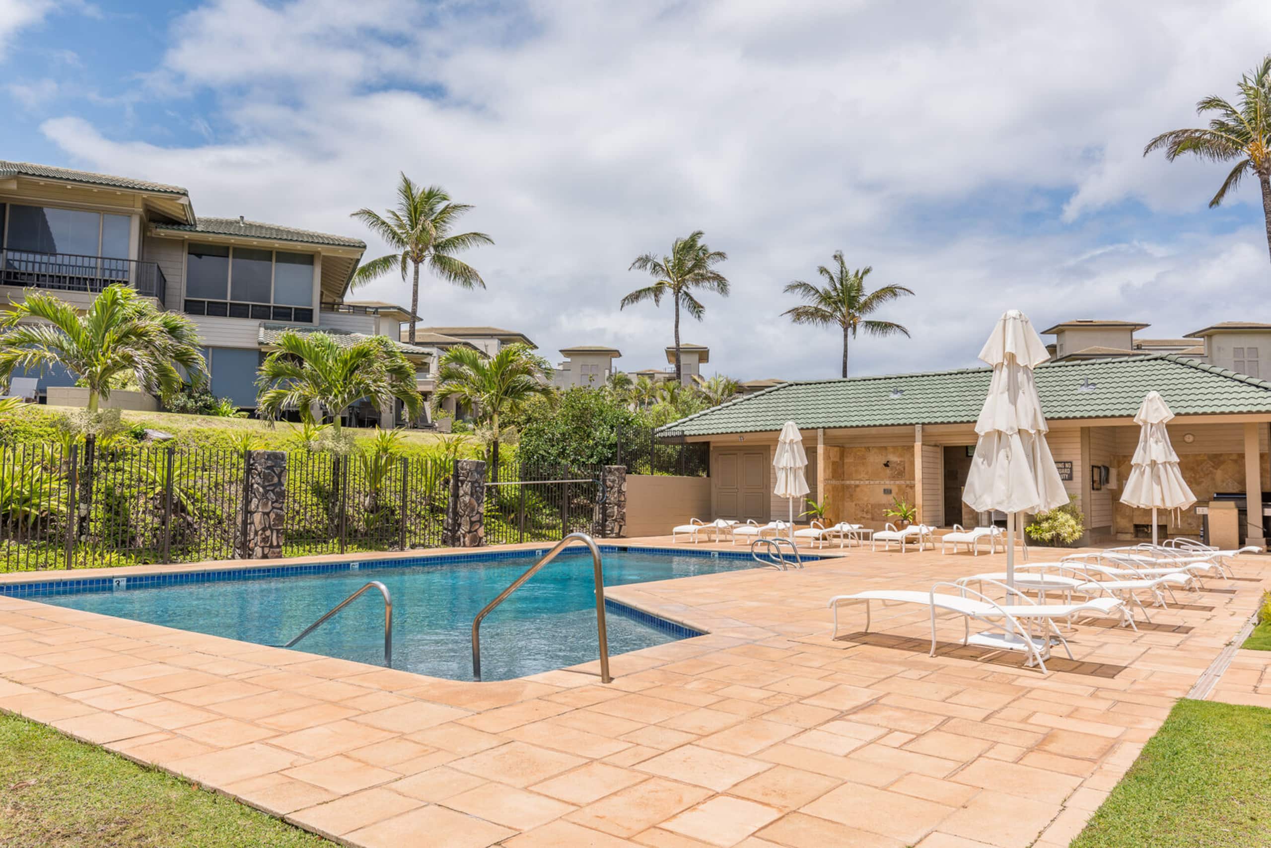 Condo in Lahaina · ★5.0 · 1 bedroom · 3 beds · 1 bath - Image 32