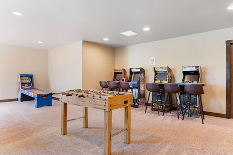 Hot Tub | Arcades | Bunk Room | Sleeps 16