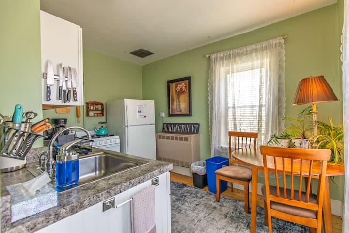 Unique Apt W/ Prking, Laundry, View Near Dwntwn - 벌링턴