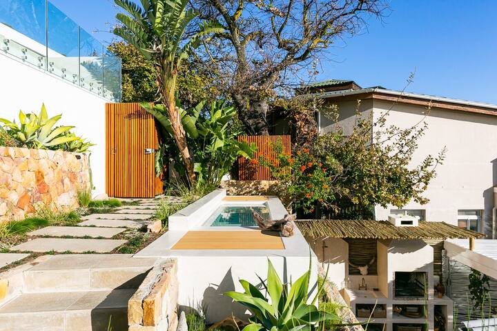 Clifton 1st Beach Cottage Sanctuary gallery image 2