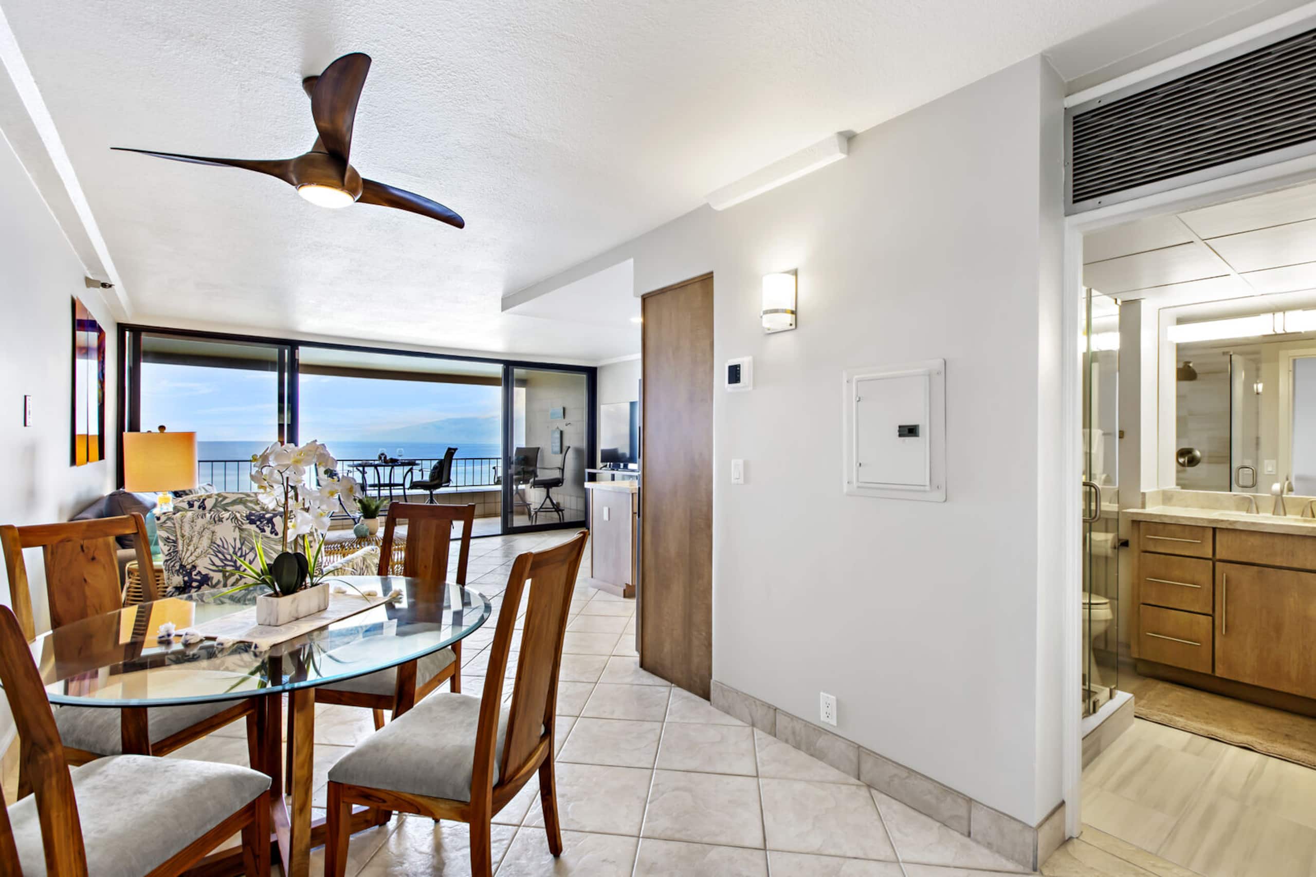 Condo in Lahaina · ★4.95 · 1 bedroom · 2 beds · 1 bath - Image 11