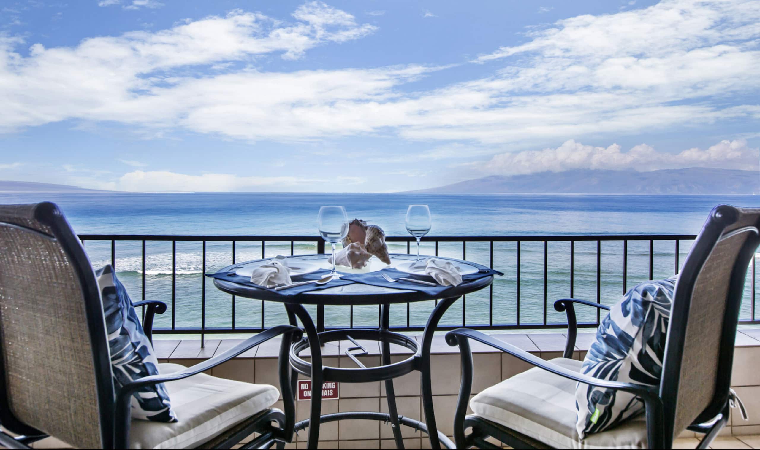 Condo in Lahaina · ★4.95 · 1 bedroom · 2 beds · 1 bath - Image 1