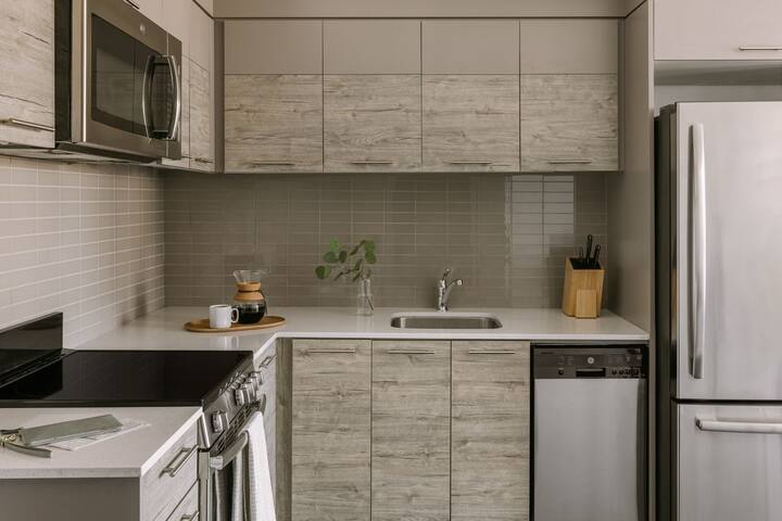 Sonder at The Liberty | 2BR Apartment w/ Balcony gallery image 3