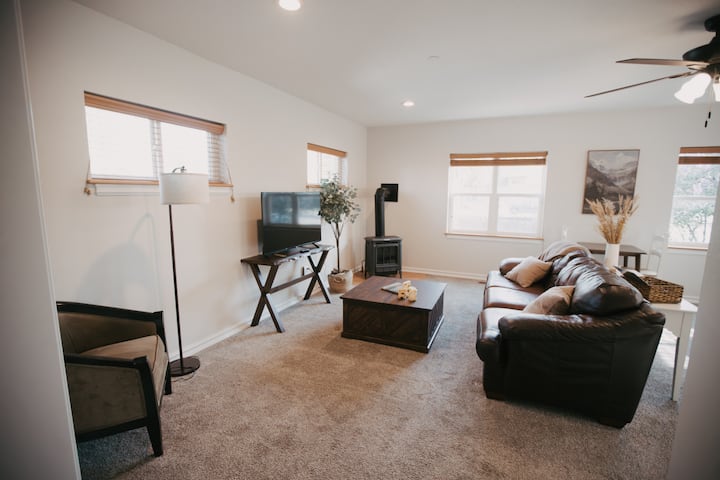 River Front Airbnb- Rattlesnake Apartment- Apt. #2 - Missoula, MT