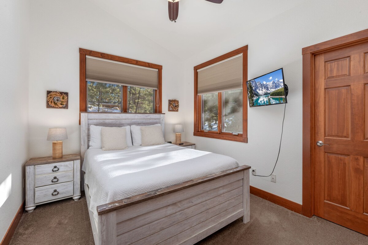 J2 ლუქს-კლასის საძინებელი