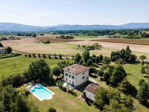 Villa Liberty Mugello - Short-Term Rentals Italy