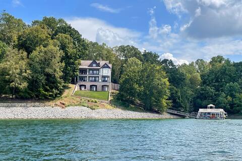 Luxury Lakefront - Unbeatable Views, Dock