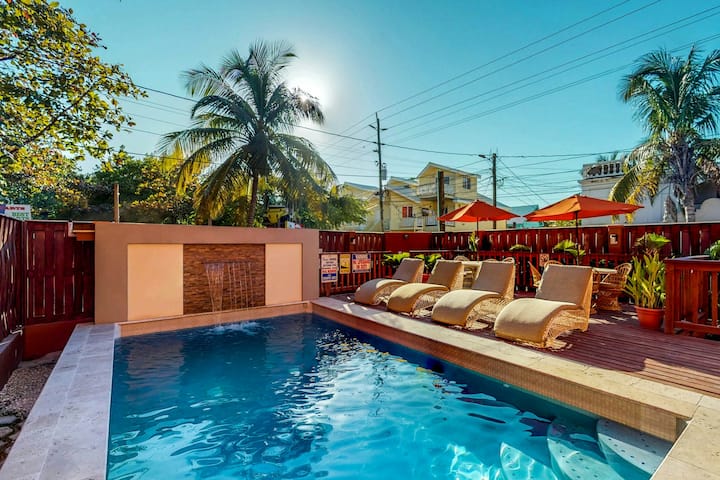 Walk to Beach 2BR Ambergris Caye | Patio | Pool - Apartments for Rent in San Pedro, Corozal District, Belize - Image 1