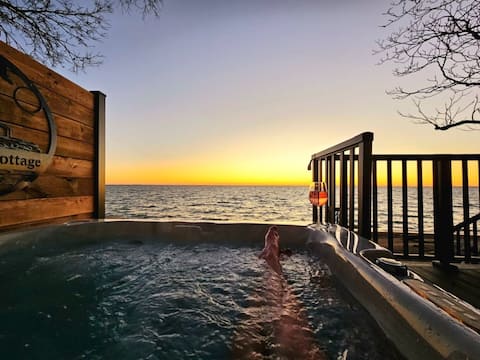 The Julia Kennedy Beach House with Hot tub