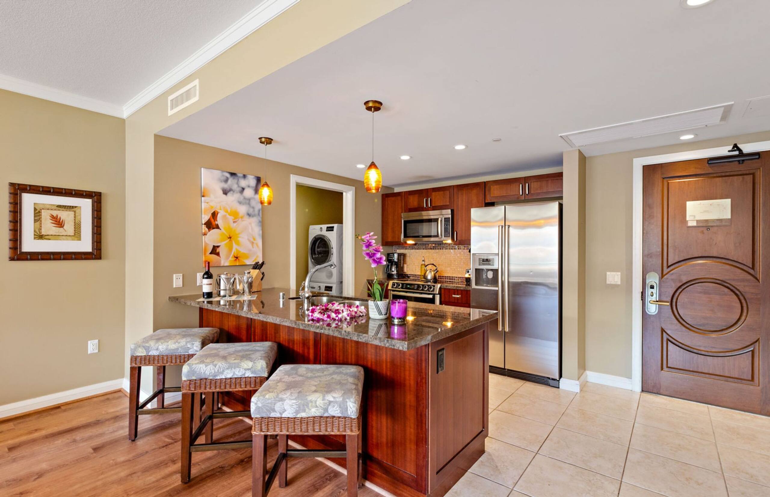 Condo in Lahaina · ★4.67 · 2 bedrooms · 3 beds · 2 baths - Image 14