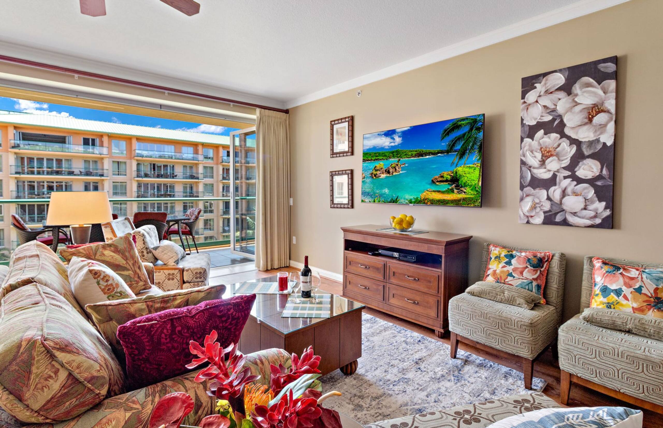 Condo in Lahaina · ★4.67 · 2 bedrooms · 3 beds · 2 baths - Image 11
