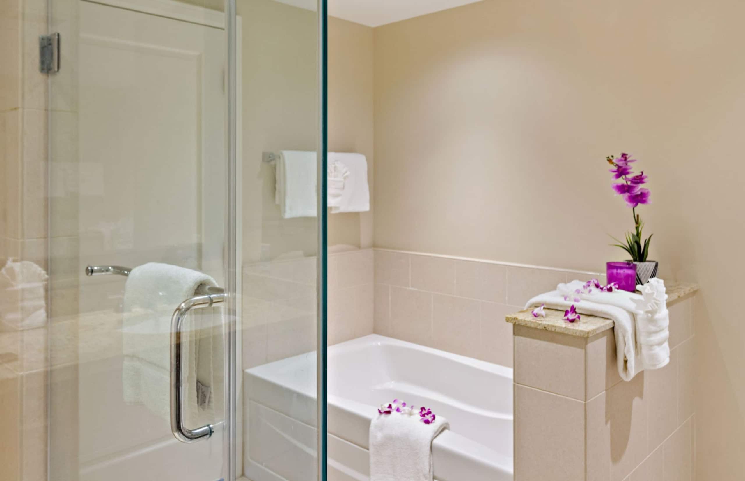 Condo in Lahaina · ★4.67 · 2 bedrooms · 3 beds · 2 baths - Image 25