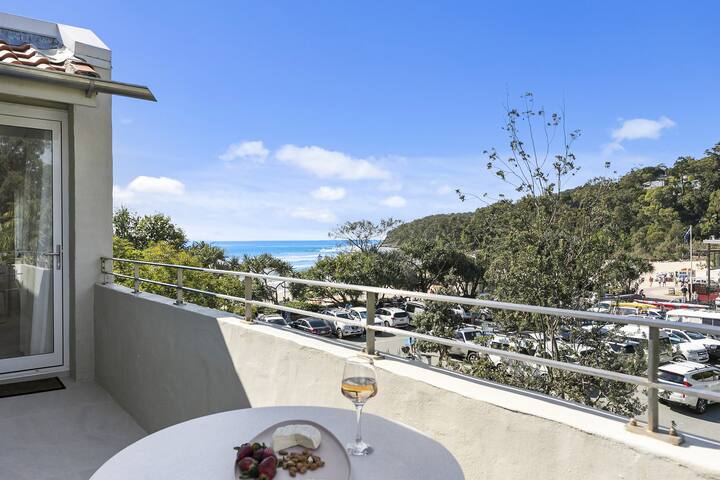 Portofino 8: Beachfront 3 Bedroom Penthouse gallery image 5